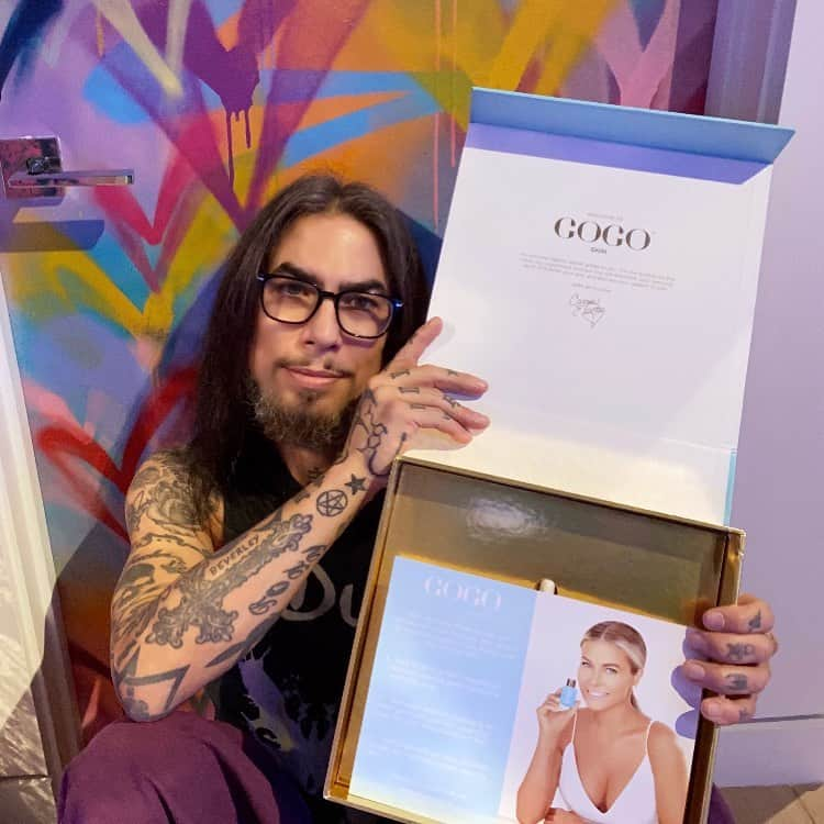 カルメン・エレクトラさんのインスタグラム写真 - (カルメン・エレクトラInstagram)「So proud @davenavarro is supporting my skincare line @gogo.skincare ✨ I’m so happy we made the commitment we did “Til Death Do Us Part “ best friend’s then & better friends now ✨ that’s 4 life ! Also love that u recognized that the product is🌿paraben-free🌿cruelty-free🌿sulfate-free🌿gluten-free and vegan🌿 #skincare  #gogoskincare #health #gogoskin #love #gogo」1月17日 6時35分 - carmenelectra