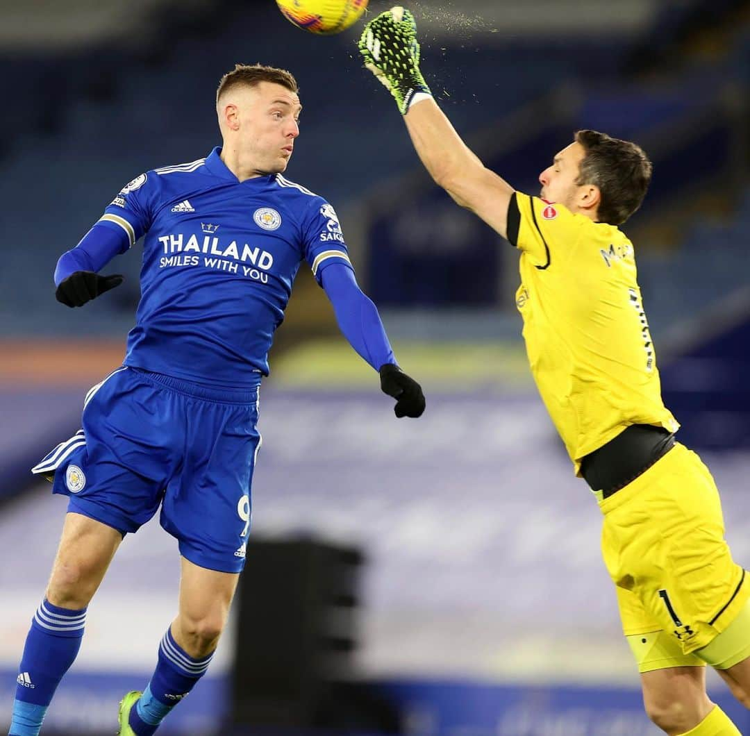 レスター・シティFCさんのインスタグラム写真 - (レスター・シティFCInstagram)「🔟 minutes to go of #LeiSou!  #lcfc • #PL」1月17日 6時39分 - lcfc