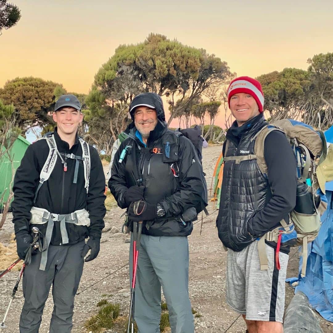 オスプレーのインスタグラム：「"After surviving terminal cancer twice as a kid, Sean Swarner felt the need to redefine what "impossible" meant to him and found a higher calling in life: mountains. Today on the blog, Swarner describes his desire to reclaim his life and calls others to do the same.   "In order to shift your thinking from victim to victory, summon your mental toughness. Circumstances can really kick you in the teeth (trust me, I know), but you can overcome them. The world doesn’t owe you anything, so you need to claim your joy." Read the full post via the link in our bio.」