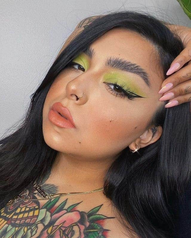 NYX Cosmeticsさんのインスタグラム写真 - (NYX CosmeticsInstagram)「Our Born to Glow Radiant Foundation brings the coverage AND the #veganformula ⚡ @crissy.vela wears our go-to radiant foundation as a flawless base for this vibrant #MOTD ✨ • #nyxcosmetics #nyxprofessionalmakeup #crueltyfreebeauty #veganformula」1月17日 6時58分 - nyxcosmetics