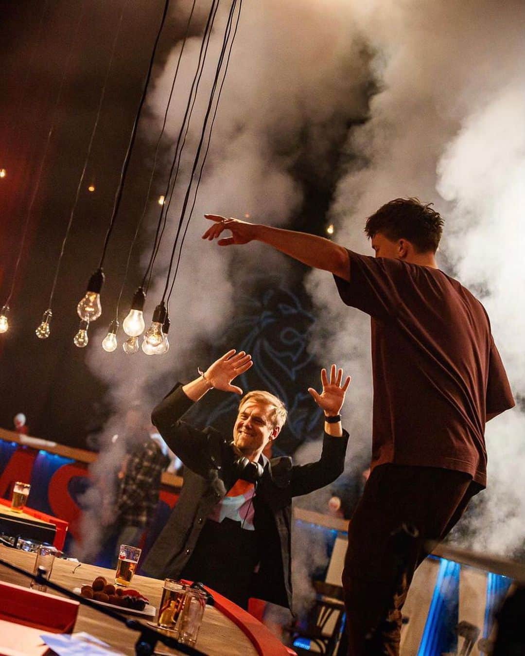 Armin Van Buurenのインスタグラム：「Thanks @vriendenvanamstel for this magical night ✨ and thanks to every single one of you for watching the livestream from home! 🙏❤️ #VVALS」