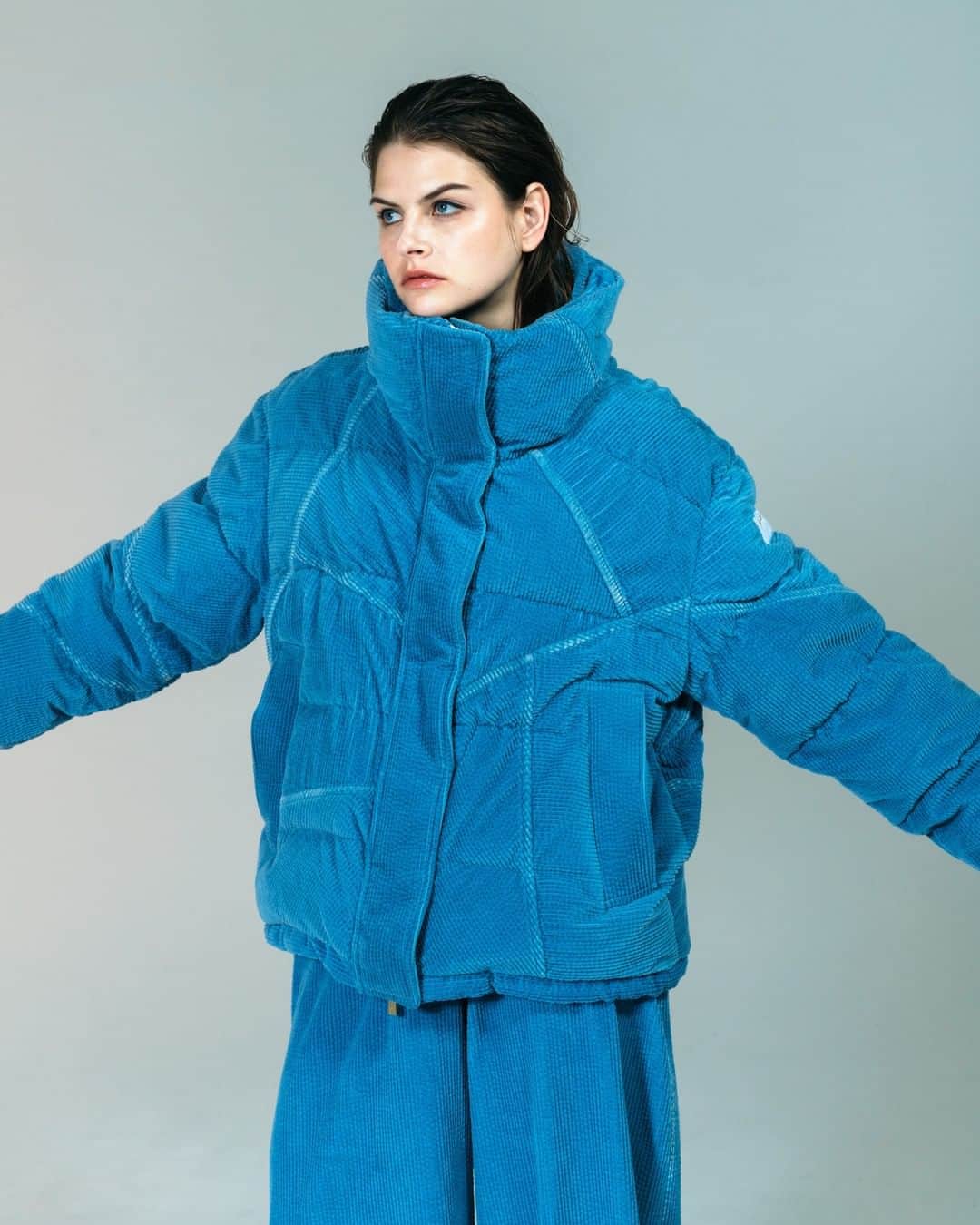 タトラスのインスタグラム：「Exclusive collection piece featured on TATRASs 2020 AW Paris Fashion Week Show. The jacket adorns a voluminous silhouette wrapping you in a fluffy cloud of comfort.   Now available for purchase on our website in bio.  #Tatras  #Tatrasofficial  #Tatraspeople  #downjacket」