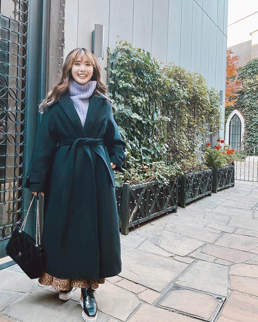 一木美里さんのインスタグラム写真 - (一木美里Instagram)「💜💜💜 GAに撮ってもらったいつかのコーデ🐩 coat,knit #PelMer bag #metrocity shoes #stellamccartney   #outfit #いつコ 😏」1月17日 17時13分 - misato_ichiki