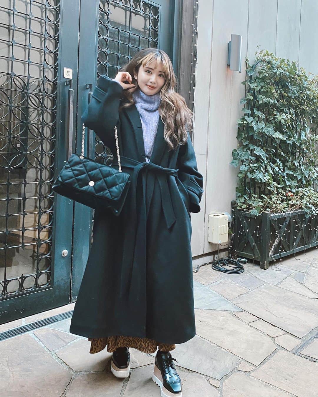 一木美里さんのインスタグラム写真 - (一木美里Instagram)「💜💜💜 GAに撮ってもらったいつかのコーデ🐩 coat,knit #PelMer bag #metrocity shoes #stellamccartney   #outfit #いつコ 😏」1月17日 17時13分 - misato_ichiki