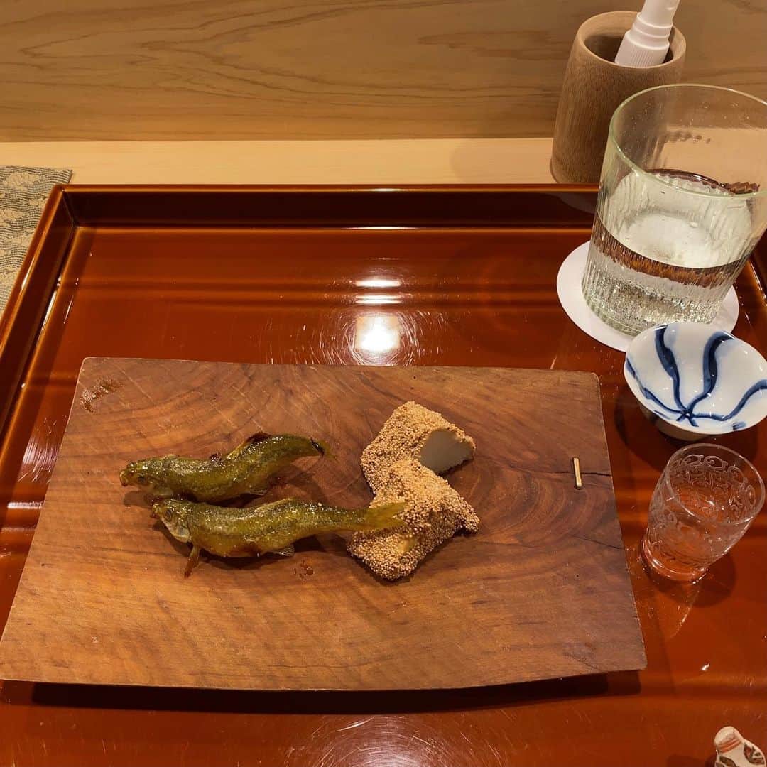 半田麗さんのインスタグラム写真 - (半田麗Instagram)「先日のしあわせ記録✍️ #津の守坂小柴  素材も味付けも盛り付けも決まり事も、日本料理って奥深くて美しいな。」1月17日 17時14分 - rei__handa