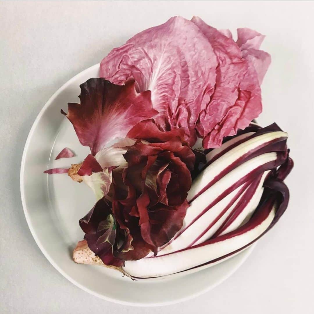 ケイティ アーリーのインスタグラム：「When salad gets sexy」