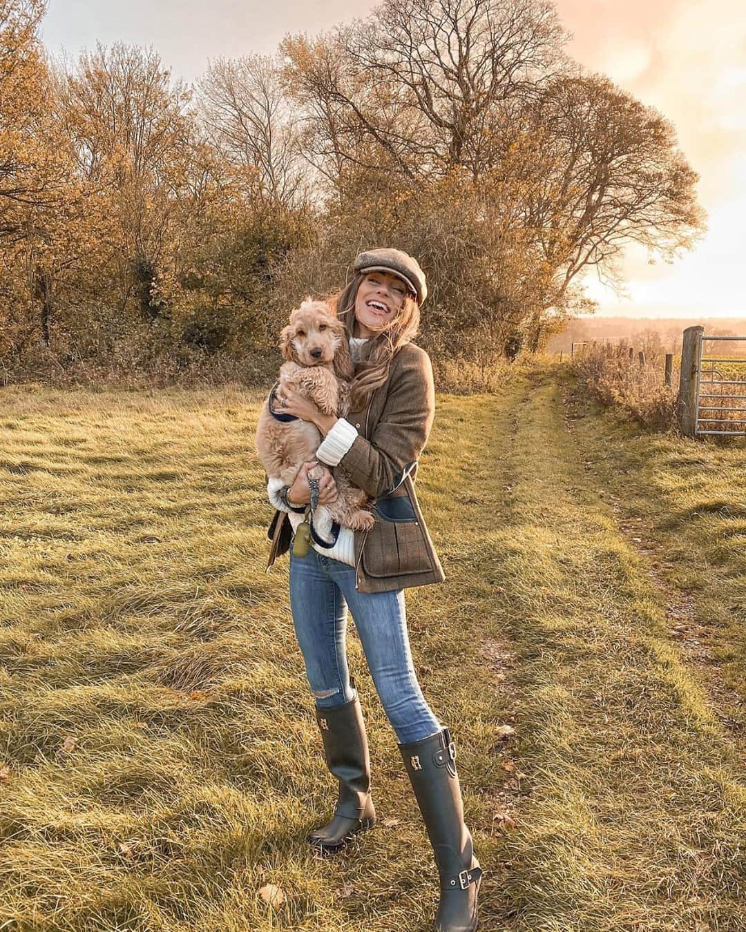 のインスタグラム：「The perfect ending to a perfect Saturday @lydiamillen in The Hoxton Jean // #LiveInIt」