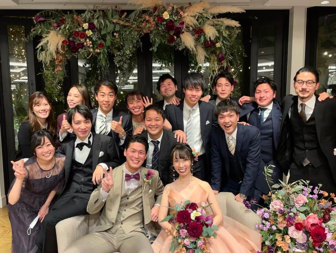 川戸沙羅のインスタグラム：「・ 𝓌ℯ𝒹𝒹𝒾𝓃ℊ🤵‍♂️👰‍♀️💗  最高に幸せで楽しかった日📸  #山手 #結婚式 #最悪バンド結成」