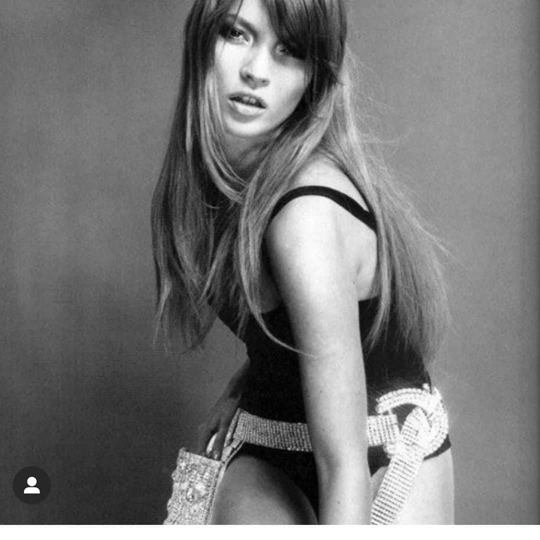 のインスタグラム：「Happy birthday Kate @katemossagency thanks @alexwhiteedits @craigmcdeanstudio @wmag  belt @ericksonbeamon」