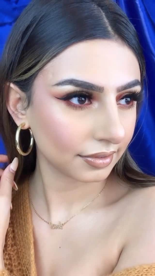 Too Facedのインスタグラム：「This glam is 🔥 @glambygilly creates this gorgeous look using our Light My Fire Mini Palette, Killer Liner shade Killer Gingerbread, and Better Than Sex Lashes style Drama Queen! #regram #toofaced」