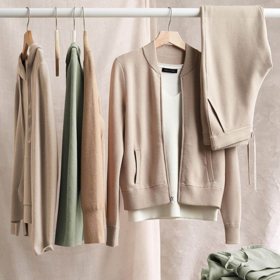 のインスタグラム：「Feel good about what you wear. New styles now made with LENZING™ ECOVERO™, a breathable fiber derived from certified renewable wood sources and produced with methods that reduce water impact.  Discover more at the link in bio.」