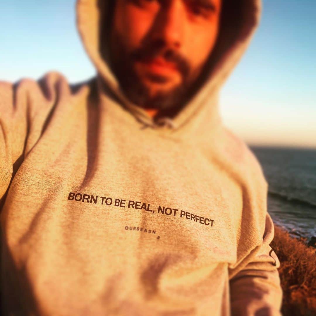 イグナシオ・セルキオのインスタグラム：「BORN TO BE REAL, NOT PERFECT. An inspiring message from my friends @ourseasns who continue to work hard to raise funds for mental health services. Check out their page and see how you can contribute to such an important cause.  . . . . . 💚. . . . .  #mentalhealth #mentalhealthawareness #nostigma #endthestigma #youmentalhealthmatters #yourenotalone #yougotthis」