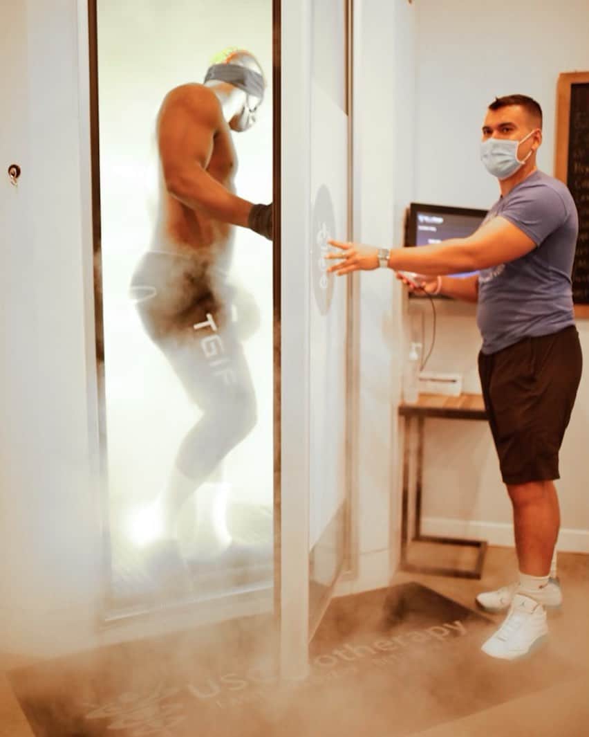 のインスタグラム：「“I’ll be back” - Terminator style💪🏾  📸: @stage7photography  Thank you @uscryo_studiocity」