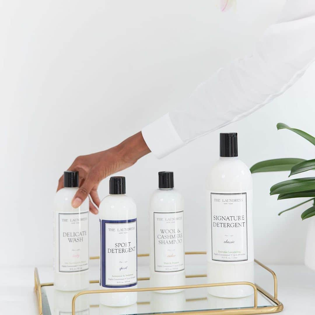 THE LAUNDRESS JPのインスタグラム：「お家でのお洗たくを楽しみましょう😊. 素材あった洗剤、お気に入りの香り、洗濯後の心地よ良さ✨. ザ・ランドレスで素敵なお洗たくを🧺. . #thelaundress #thelundressjp #ランドレス #お洗濯 #香りを楽しむ #素材別洗剤 #洗剤 #柔軟剤 #香りが好き #香りが良い #ナチュラル洗剤 #環境に優しい生活 #エコ #エコ洗剤 #エコロジー #サスティナブル #サスティナブルな暮らし」