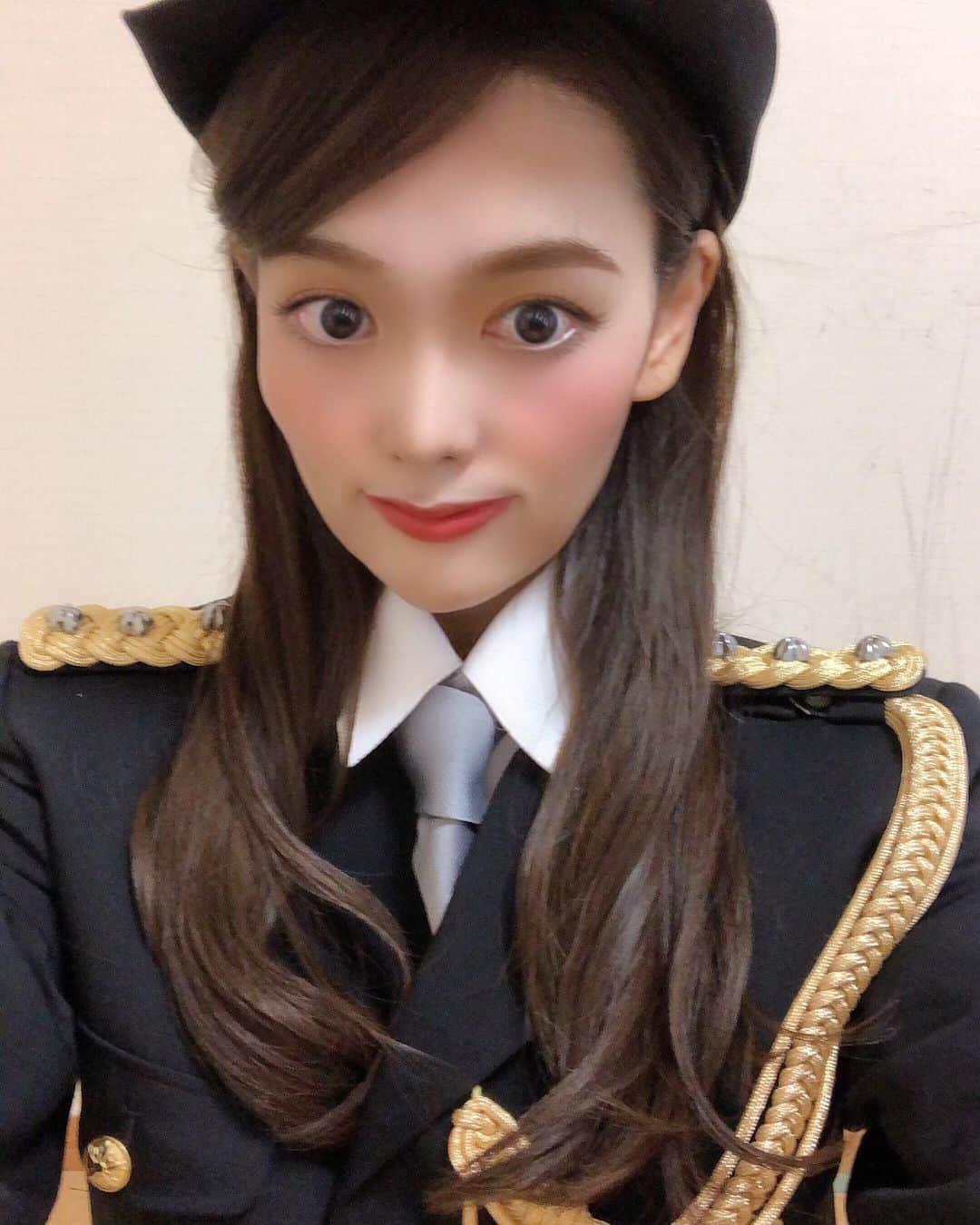 天玲美音さんのインスタグラム写真 - (天玲美音Instagram)「「今日も安全運転で！」 「特殊詐欺に気をつけて！」 #MION婦警  #テンレイミオン #天玲美音 #静岡県警 #静岡県 #shizuoka #安全 #安心 #譲り合い #心掛け #ありがとう #ふじのくに #一日警察署長  #交通安全 #特殊詐欺 #呼びかけ #晴れ #天気 #天玲美音info  あわせて、世界中に猛威を振るう新型コロナウイルスの一日も早い終息と皆さまのご健康を心よりお祈り申し上げます」1月17日 12時28分 - miontenrei