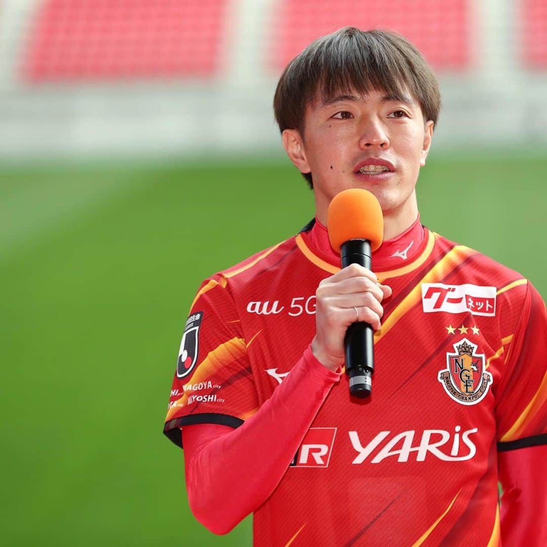齋藤学のインスタグラム：「グランパスファミリーの皆さん  齋藤学です。 精一杯チームの為に頑張ります！  よろしくお願いします。  #grampus」
