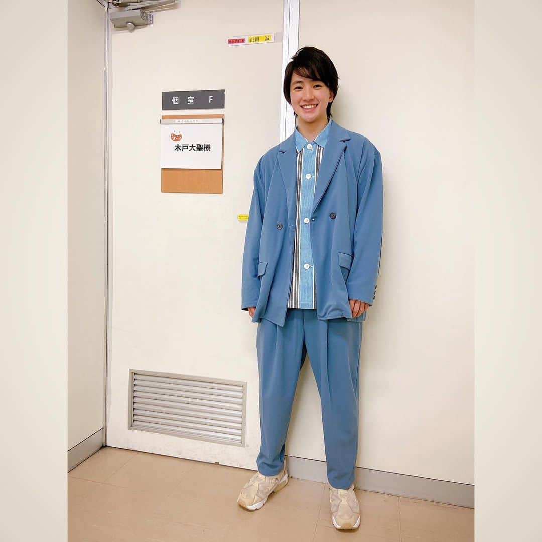 木戸大聖さんのインスタグラム写真 - (木戸大聖Instagram)「『うまいッ！〜あいがも〜』 皆さん、いかがでしたか？？😄✨  まずは何より、 1月11日、そして昨朝の再放送と無事に全国で放送されて本当に良かったです！😣  今回取材させていただいて、あいがもに風を当てたり、音楽を聞かせたり、とてもユニークな飼育方法に驚きの連続で取材してて凄く楽しかったです！🤣💡  そして何より！人生で一番美味しいカモ肉に出会うことができました😋🥩  放送日や時間がコロコロと変わってしまいましたが、 2021年1発目の『うまいッ！』の食材ハンターとして出演することができてすごく嬉しかったですし、 変更が続く中で観てくださった皆様には感謝しかないです！😭  改めて、 観てくださった方々、本当にありがとうございました！🙇‍♂️✨  そして！話は変わりますが、 今週のどこかで2021年1発目の【インスタライブ】を行いたいと思います‼️  日にちや時間が決まりましたらまたお伝えしますので、 皆さんお楽しみに〜😁✌️ . #うまいッ！ #あいがも #大阪府松原市 #河内鴨 #ツムラ本店 #ご視聴ありがとうございました😊 . #今週のどこかで #インスタライブ #お楽しみに〜」1月17日 12時58分 - taisei_kido_