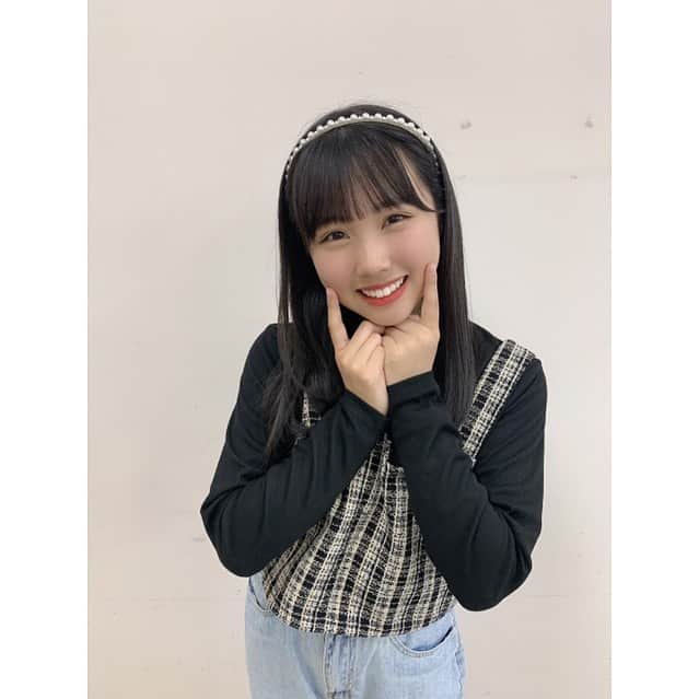 のインスタグラム：「✿  今日は小見山沙空ちゃんとお洋服を交換しました✨✨ いつもより大人っぽいお洋服だったよ☺️ さらちありがとう🐒  今日も会いに来てくださってありがとうございます！！！ 次のお話し会が3月でずっと先なのがちょっと寂しい💧 でも今日もほんとに楽しかった🥰 ありがとうございました☺️  #オンラインお話し会#アイドル#idol#カチューシャ」