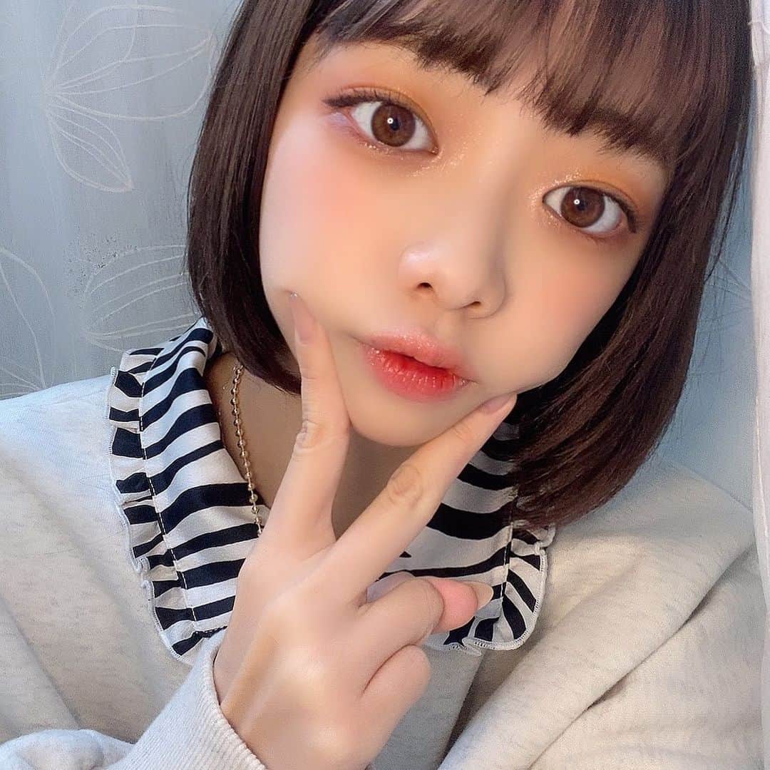 神田萌衣のインスタグラム：「前髪の大切さに気づいたです。 皆さん切りすぎには注意しましょう〜笑」