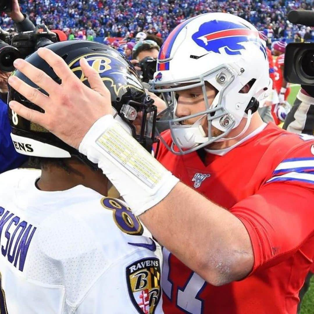 トーマス・サドスキーさんのインスタグラム写真 - (トーマス・サドスキーInstagram)「Love the fight in this team. Heartbreaker of a night.  If we had to lose to anyone, I’m happy it was @buffalobills. Much respect to a great team. Rooting for you to win out #BillsMafia.」1月17日 13時49分 - thomas_sadoski