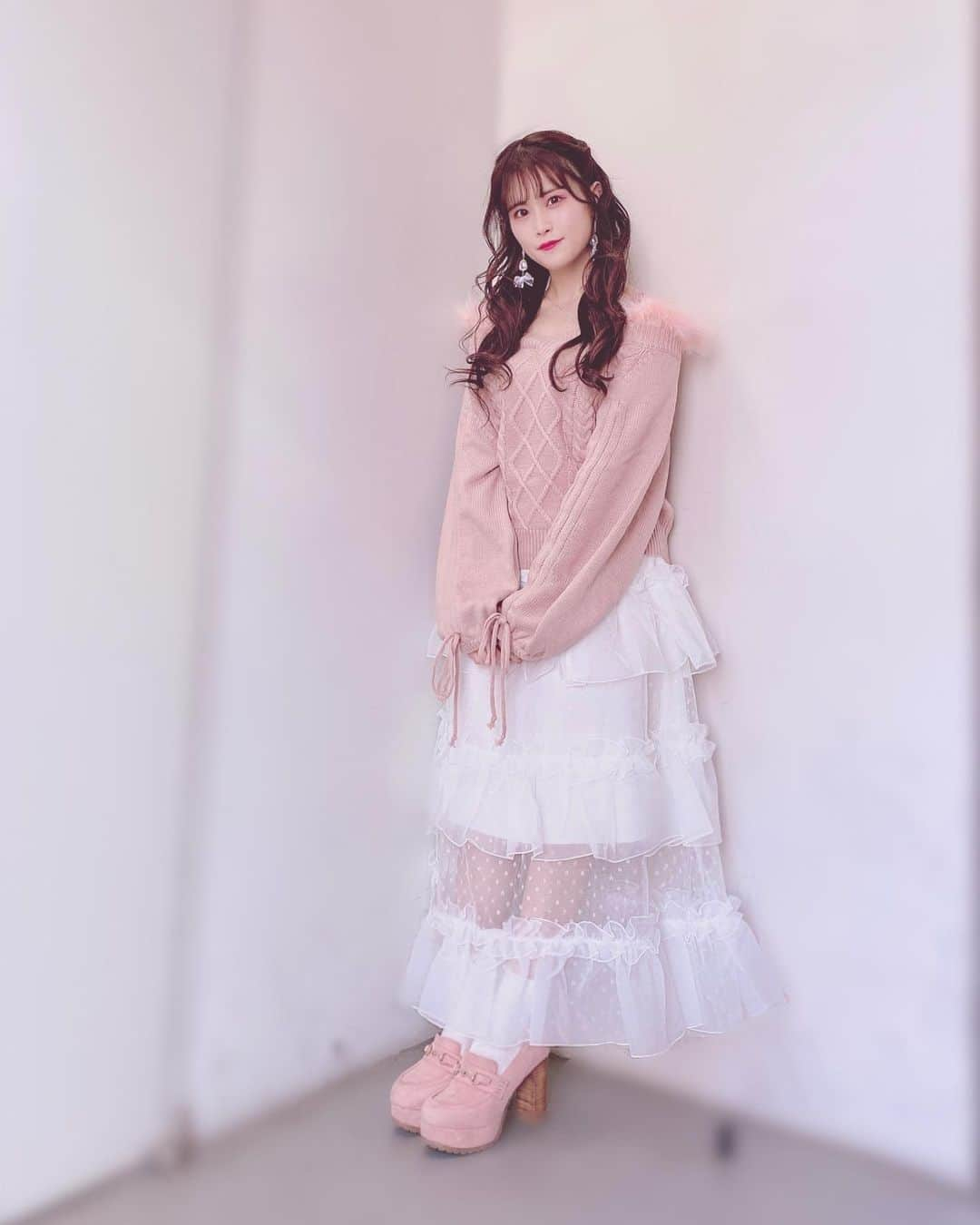 田北香世子さんのインスタグラム写真 - (田北香世子Instagram)「昨日の私服💗🤍いちごミルク色🍓🍼 #私服 #オンラインお話し会 #いちごミルク #swankiss」1月17日 13時54分 - kayoko_takita