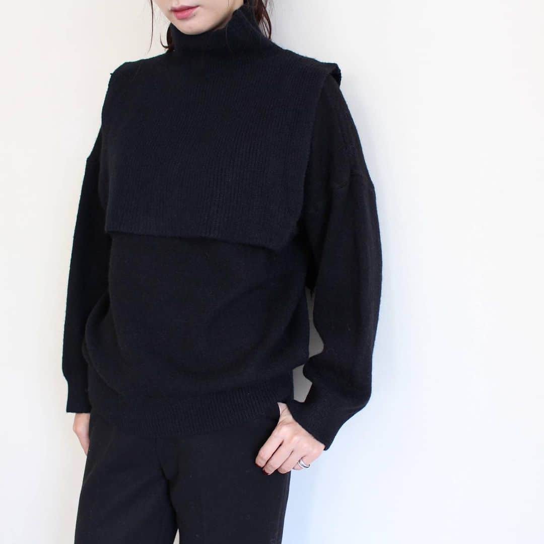 のインスタグラム：「* * HOT item...✔︎ * 5WAYレイヤードニットトップス 【mr5235】  black,beige,ivory * * * *  cafe accountはこちら⬇︎ @mode_robe_cafe #MODEROBE #MODEROBE堀江店」