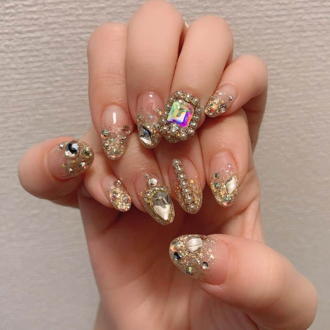 太田里織菜さんのインスタグラム写真 - (太田里織菜Instagram)「. . new nail♡ . 新衣装に合わせて\( *´•ω•`*)/✨ . #らぶどる #marvelous #marvelousnail #marvelousネイル #ネイル #nail」1月17日 14時03分 - riopyon1231