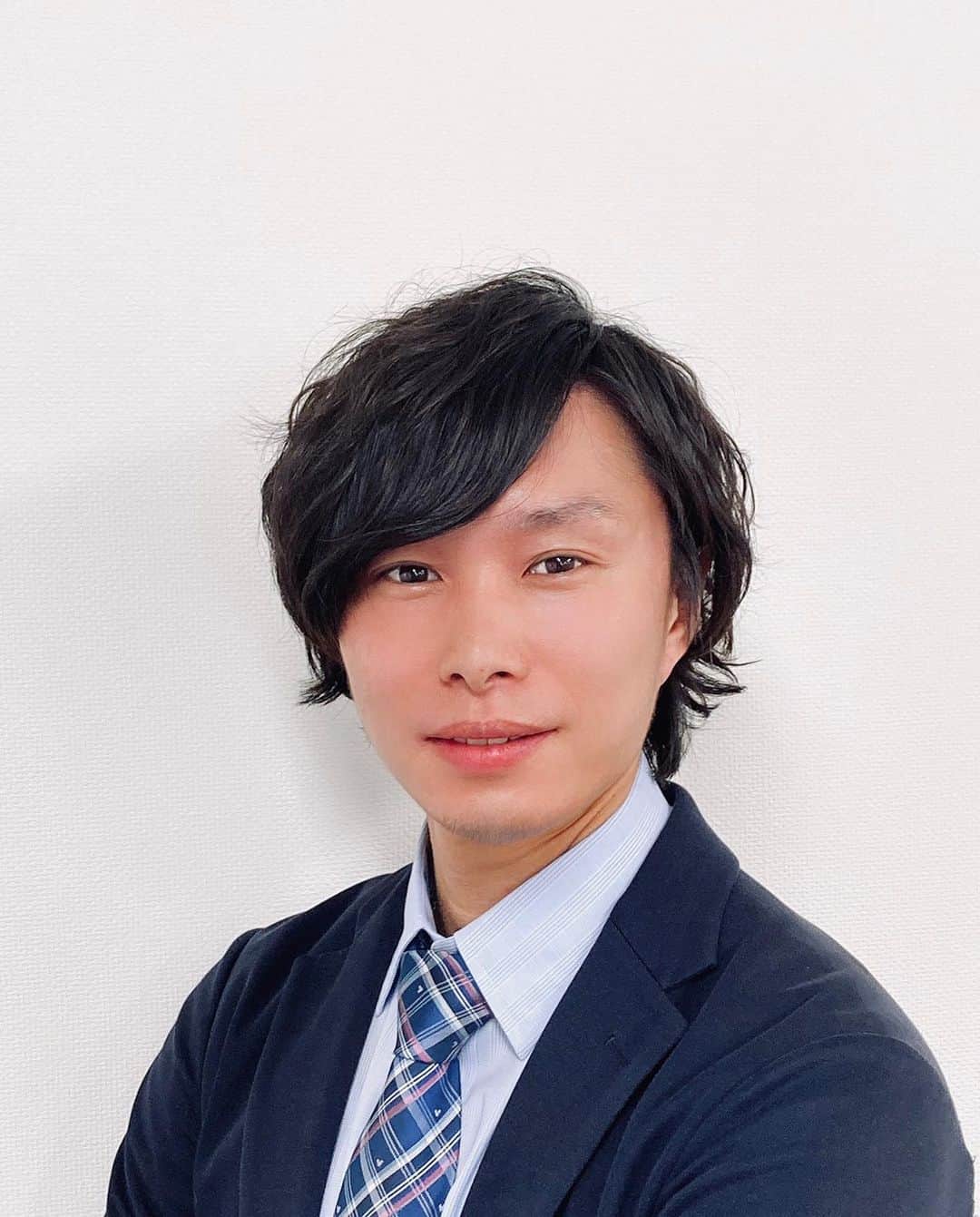 浅岡遥太のインスタグラム：「宣材写真。笑  #東京スリジエ﻿ #tokyocerisier #千代田区地域密着型バレーボールチーム #神田﻿ #tokyo #バレーボール﻿ #千代田区﻿ #chiyoda #地域密着型﻿ #地域密着 #volleyball﻿ #beachvolleyball #dalponte﻿ #とまり木整骨院﻿ #ティーエルサービス #神田和食そらみち﻿ #神田丸屋　 #武蔵家酒店 #大塚製薬 #tomatsubmw #ママネーナの学校 #colancolan #さんくーる #TSM #神田福はら #ZAMST　 #ZAMSTチャレンジャー」