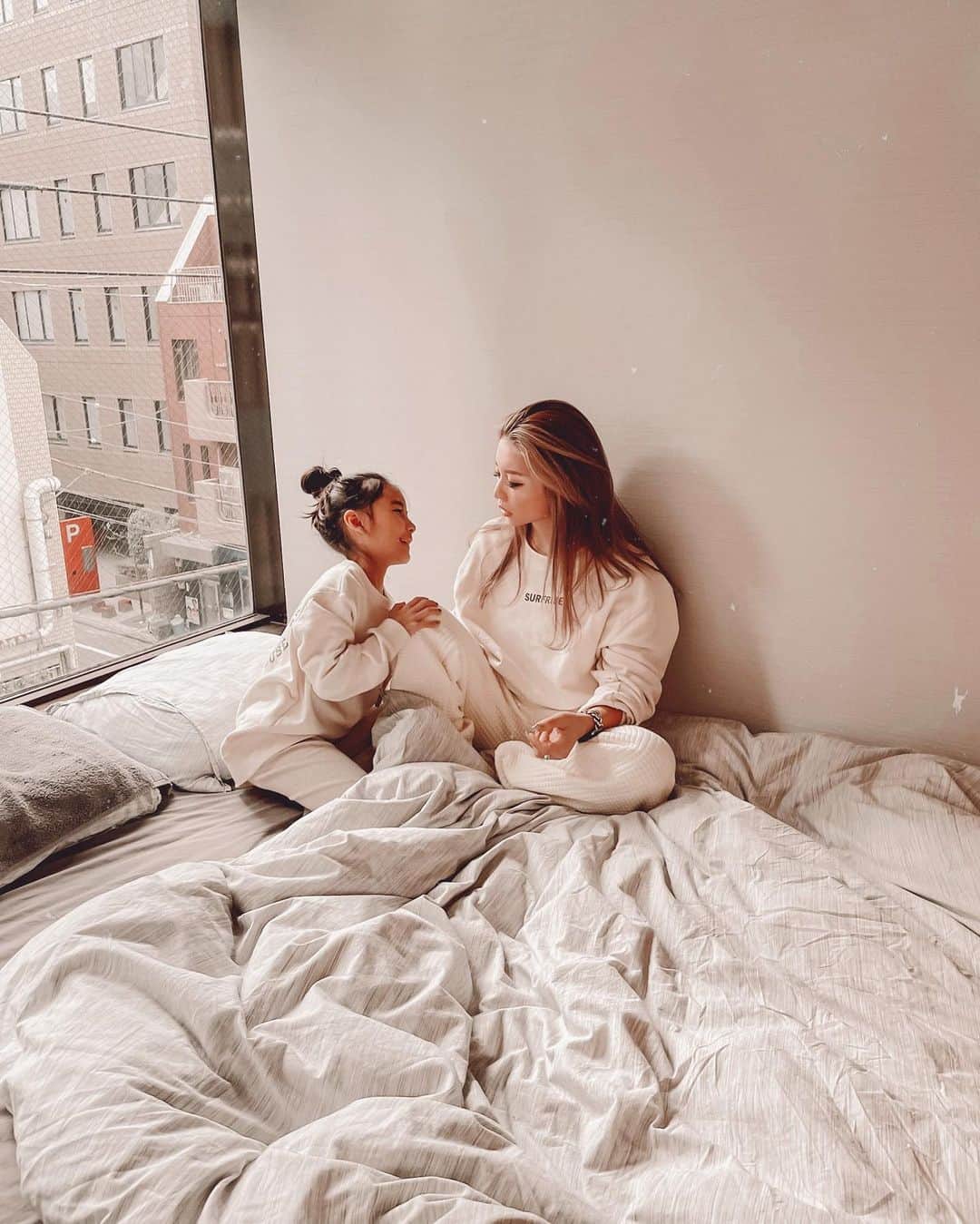 ✷kana✷のインスタグラム：「🏘☁️ . . @rl_tokyo @rltokyojp  またみんなとおこもり時間を 過ごしたい〜 . . #RealLifeInTokyo #tokyohotel」