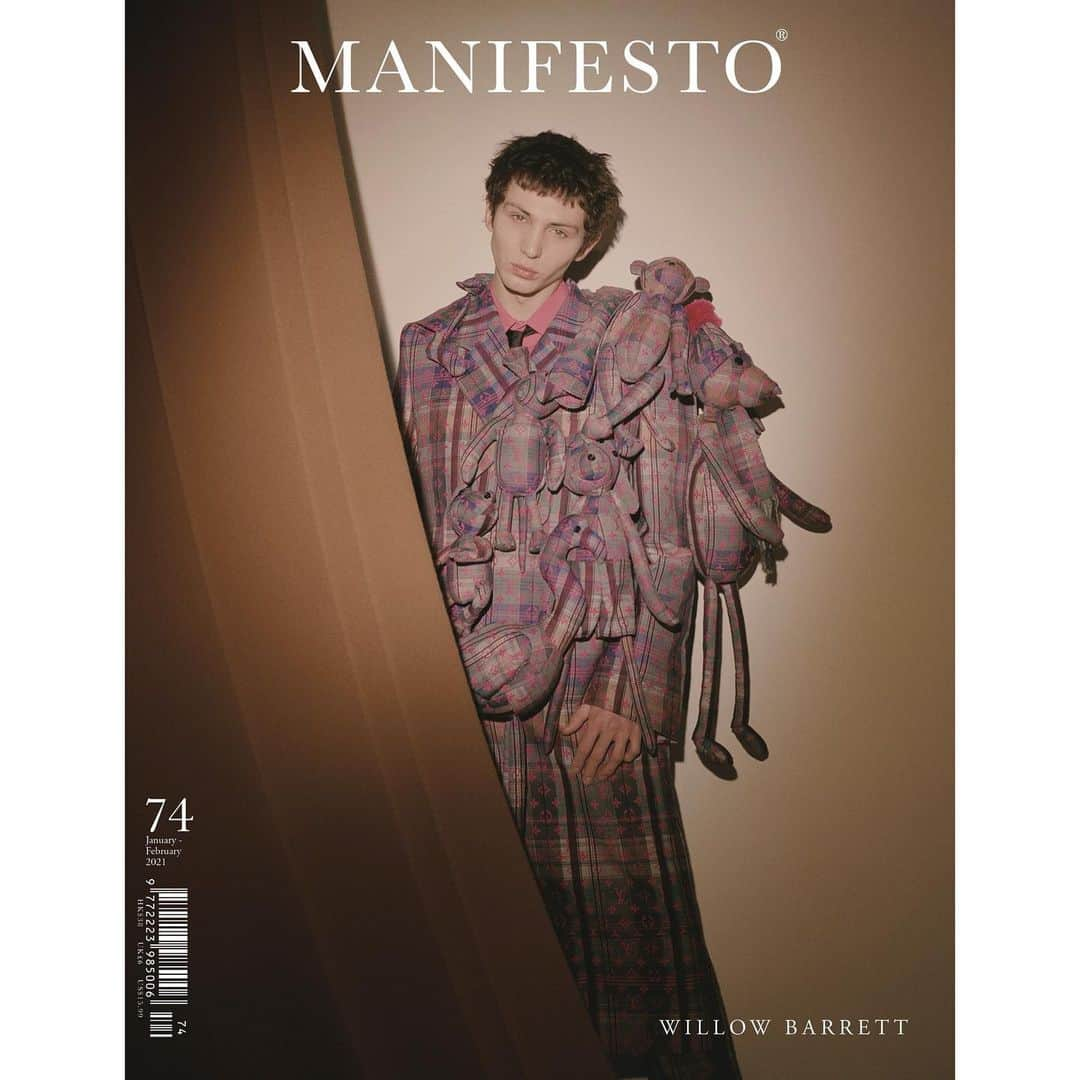 Kento Utsuboさんのインスタグラム写真 - (Kento UtsuboInstagram)「⚡️WILLOW BARRETT ⚡️ @willowbarrett_  @dnamodels in @louisvuitton by @virgilabloh  MANIFESTO MAGAZINE.  @manifestomedia   メンズ雑誌での表紙の撮影でヘアメイクをさせてもらいました😊💫  💡質問など、ありましたら気軽にコメント欄にお願いします📝😊💫  photo #BRENTCHUA  @yeejonathan stylist @junglelin  art director  @freeman365x  Hair and makeup @kentoutsubo   @cclong  @hopemehra   ——————————— ——————————— #photographer #コスメ #makeupartist #ファッション #youtuber #makeup #ビジネス #メイク好きさんと繋がりたい #メイクアップ #カメラ #fashion  #化粧品 #cosmetics #beauty  #美容学生 #photo  #ヘアカラー #美容 #美容師  #メイク #ビューティー #メイクアップ #メイクアップアーティスト #ユーチューバー  #かわいい #美容室 #ヘアアレンジ」1月17日 14時40分 - kentoutsubo