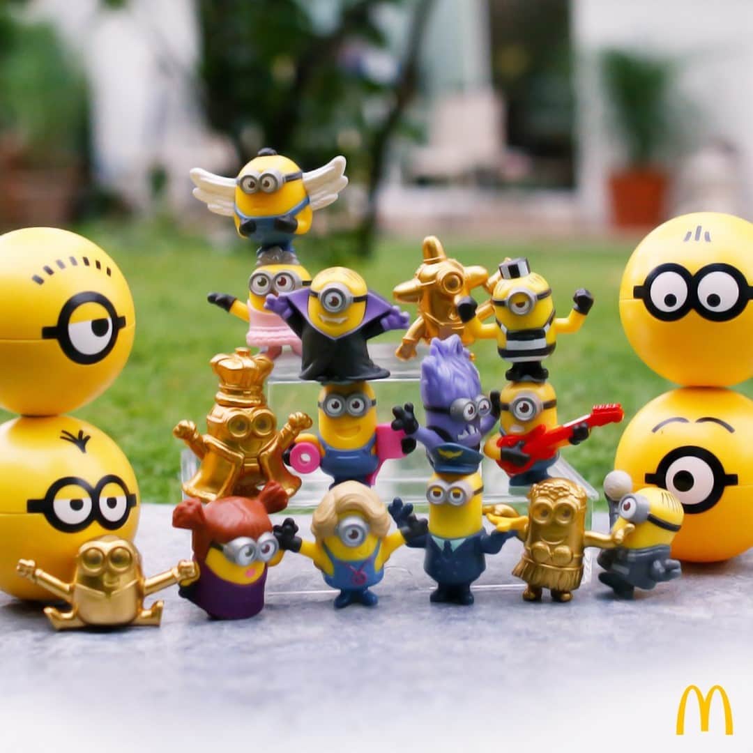 McDonald's Philippinesのインスタグラム：「Excited for some weekend bonding with the family? Make it despicably fun with these cute Minions! Get a surprise Minion toy in a capsule with every Happy Meal, starting at Php 90. If you’re lucky, you might even get a golden one! Order now via McDelivery.」