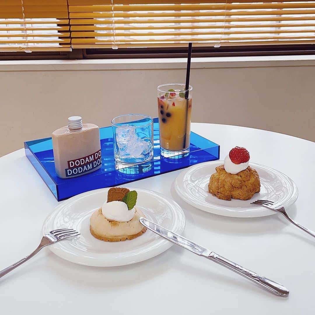 WAKAKOのインスタグラム：「@dodam_cafe_  今年も韓国カフェ巡り始め🧡 . . . #dodamcafe#四ツ橋カフェ#堀江カフェ#韓国カフェ#韓国っぽ#韓国風カフェ#大阪カフェ#韓国好きな人と繋がりたい#먹스타그램#카페스타그램」