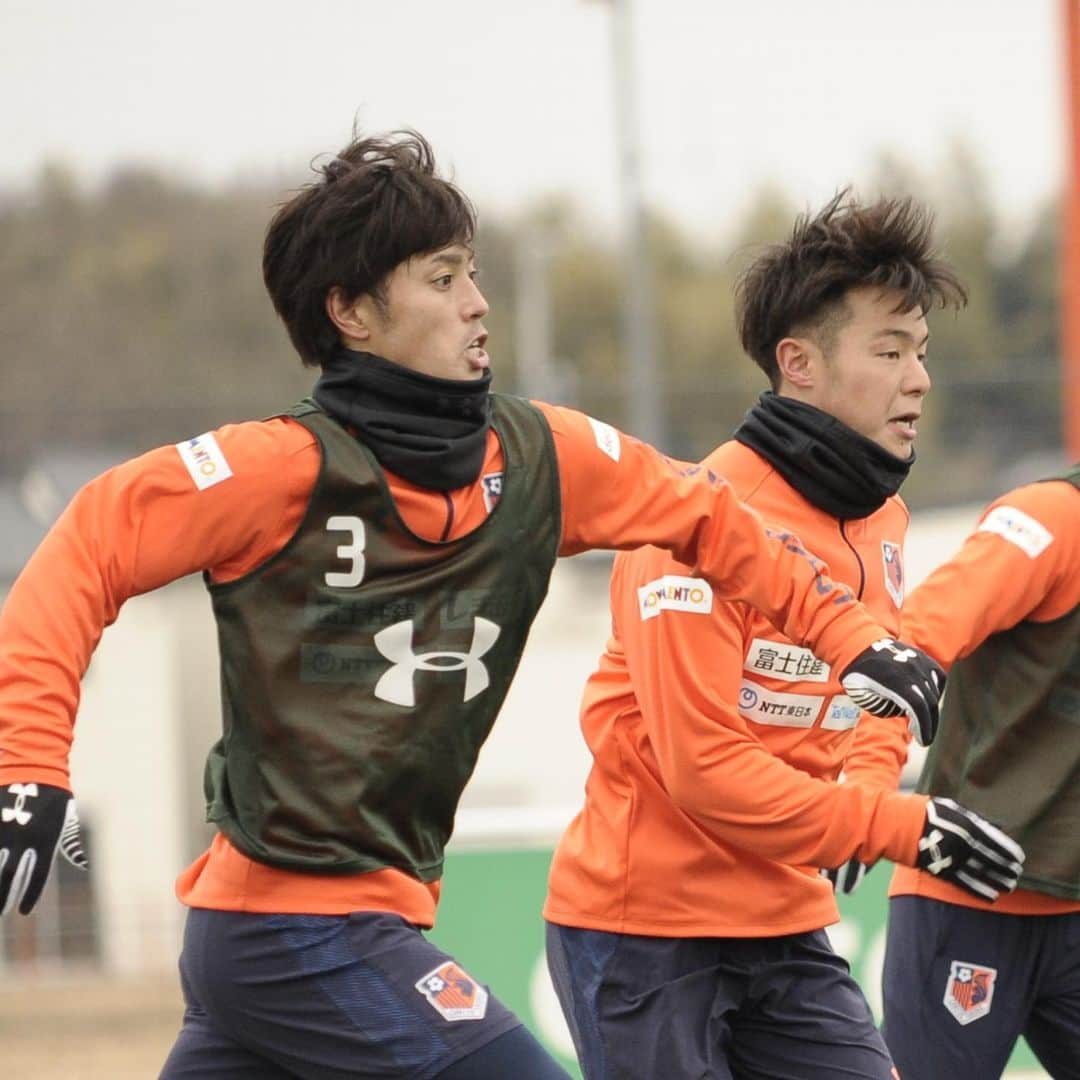 大宮アルディージャさんのインスタグラム写真 - (大宮アルディージャInstagram)「. 本日のトレーニング&写真撮影の様子📸⚽️ 順番をしっかり待ちながら若手の撮影にちょっかいを出す三門選手😁 #41小野 #37松田 #5俊輝 #34佐相 #27誠也 #48柴山 #山中真 コーチ #49大澤 #18髙田 #7三門 #大宮アルディージャ #ardija #Jリーグ #SHOW」1月17日 15時16分 - omiya.ardija