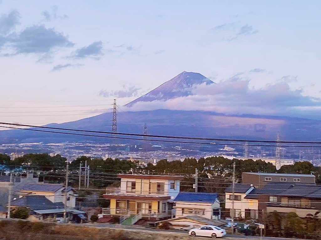 きらおさんのインスタグラム写真 - (きらおInstagram)「#天空の大宮殿  来る1月18日から #きらお 山梨県の方に 少し遠征しますです🥺  御希望あれば CANDY出張面接は勿論  山梨の同業さんにも 御挨拶行きたいな🥺  DM､お誘いお待ちしております❤  富士山を分かち合う 静岡県育ちの #きらお より🗻  #CANDYで主役 #山梨 #甲府 #石和温泉 #歌舞伎町 #ホスト #グルダン #富士山 #mtfuji」1月17日 15時12分 - kiraocandy