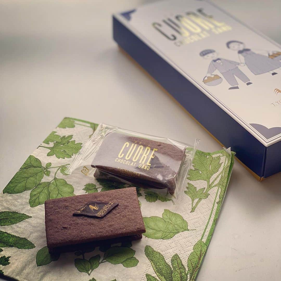 大手小町さんのインスタグラム写真 - (大手小町Instagram)「大阪のティヨコガワのチョコレート菓子、クオーレ。激うまです。ぐるすぐりの通販で品切れになっていたのが、入荷していたので購入！大手小町が企画するサポチョコの対象商品でもあります。  詳しくは、こちら。 https://otekomachi.yomiuri.co.jp/comfort/20210107-OKT8T257429/  #otekomachi #大手小町  #8tablish #vegansweets #ぐるなび #ぐるすぐり #サポチョコ #ティヨコガワ #スイーツ #スイーツ女子 #スイーツ好き #チョコレート #チョコレート菓子 #おやつ #おやつの時間 #sweets #sweetstagram #sweetslover #コロナ太りが止まらない」1月17日 15時47分 - otekomachi