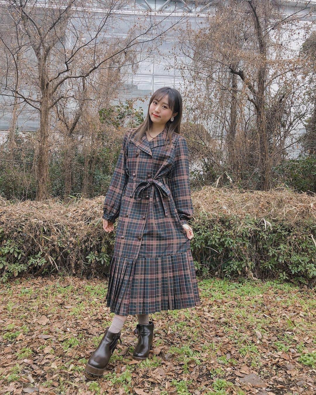 坂口渚沙さんのインスタグラム写真 - (坂口渚沙Instagram)「オンラインお話し会2日目、 ありがとうございました😊 . 今日は、 コートワンピース着てた👗 . 色味と形が本当に可愛い、、☺️ . #AKB48 #オンラインお話し会 #ootd  #outfit」1月17日 15時56分 - nagisa_sakaguchi