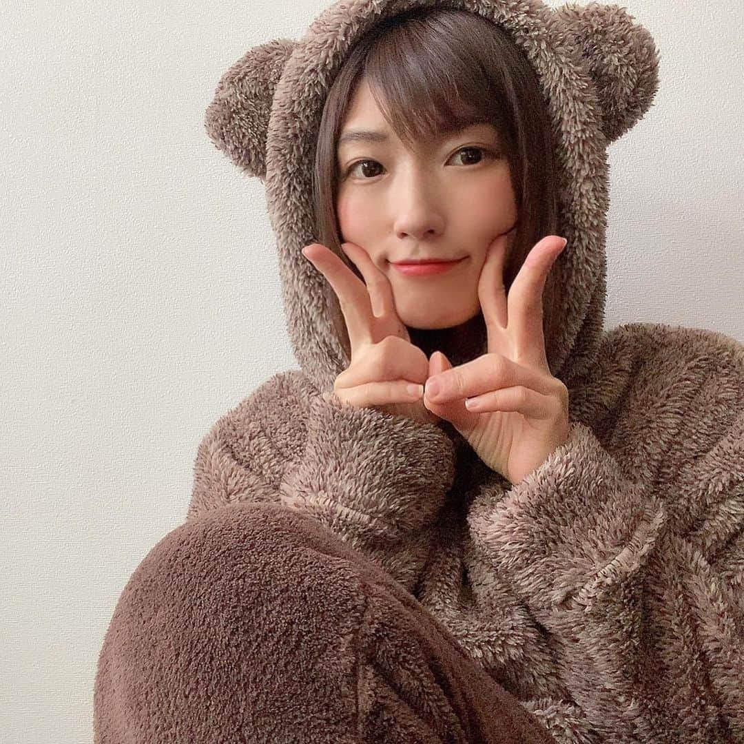 のインスタグラム：「. . もこもこ🐻💓  #GU #ジーユー #ルームウェア  #ルームウェア女子  #もこもこ #もこもこパジャマ  #高身長女子  #くま #くまさん」
