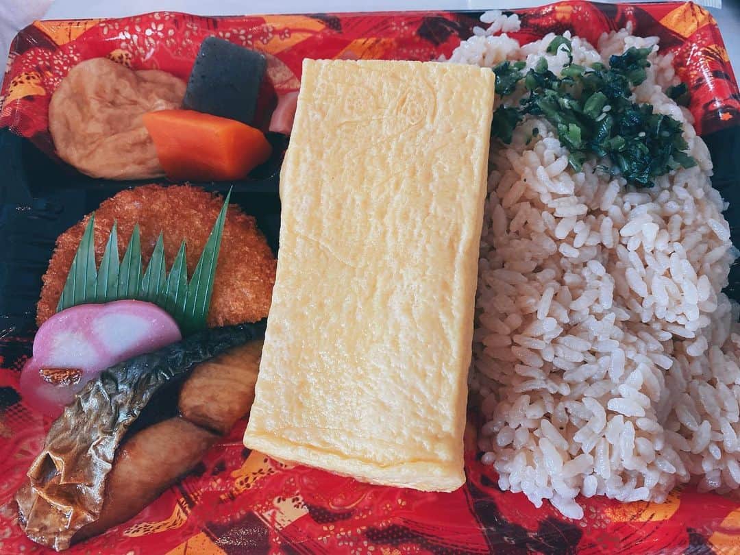 塚田詩織のインスタグラム：「#現場ごはん」