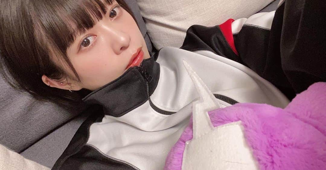 のインスタグラム：「新居のWi-Fi開通が少し先のため、ポコチャ不定期です、すんません🙄  寒くなったり暖かくなったりして寒暖差すごいので皆様体調にはお気を付けてください、、、」