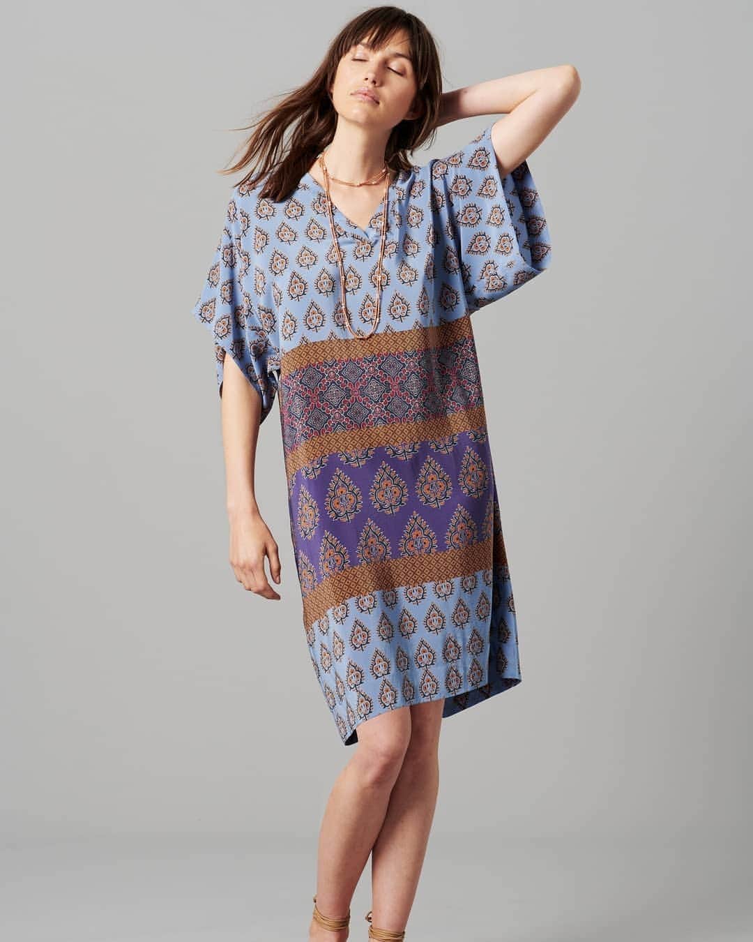 ミーガンパークのインスタグラム：「Daydreaming in the Melike Silk Kaftan // just a few of these left x」