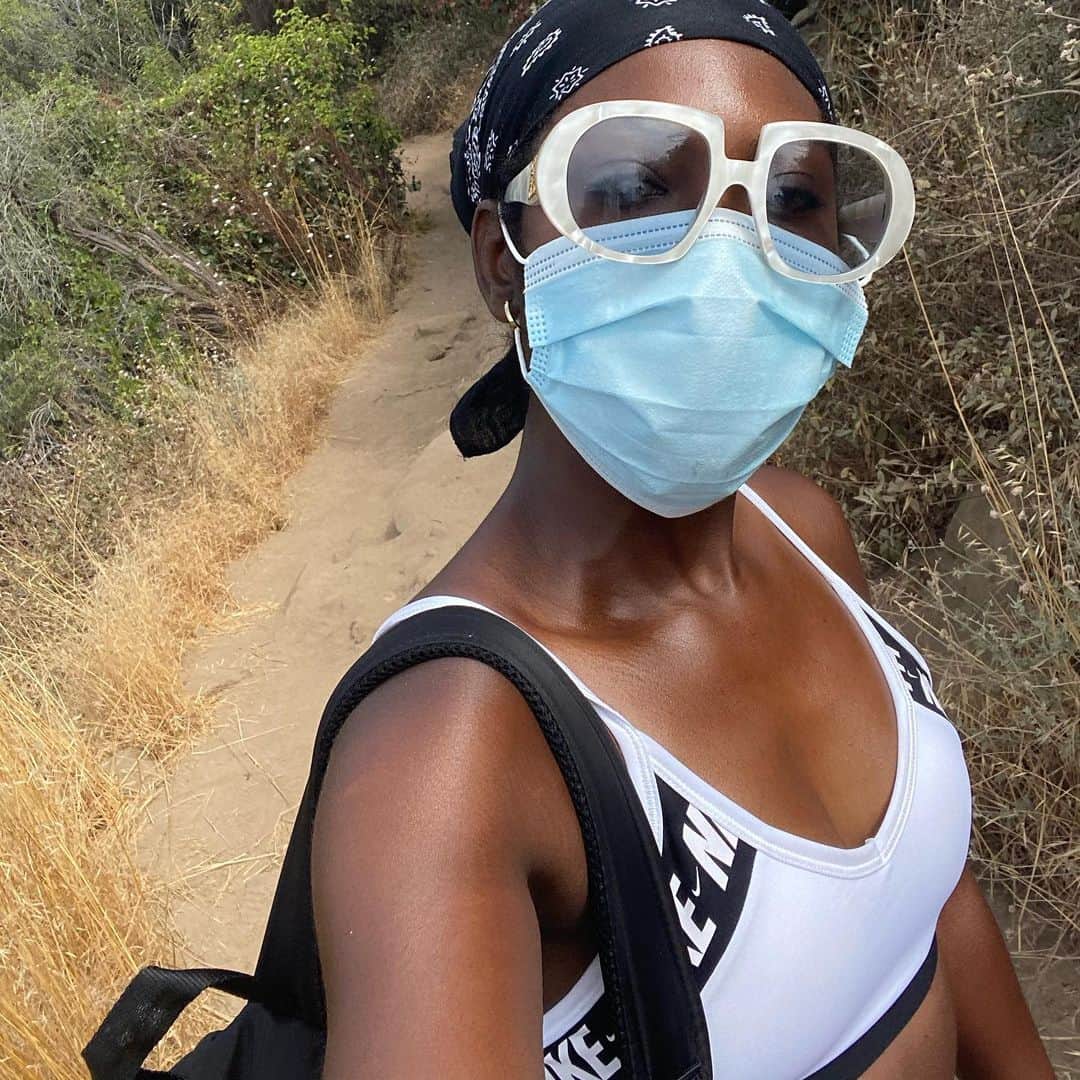 Lacy Redwayさんのインスタグラム写真 - (Lacy RedwayInstagram)「Hey everyone, Happy Sunday.   So this February will mark my second anniversary when I started my fitness journey. You have all met me at different stages in my life, and some of you are only just meeting me.  Hey, 🙋🏾‍♀️ Welcome 😊  I don’t speak in terms of weight loss or weight gain because I’m not here to tell anyone what to do with their bodies or when to do so.  For me, I was ready to get back to a version of myself that I felt most like myself—slide one (left photo was my inspiration, that was taken in 2009). The picture next to it was born in 2020.  Am I giving a ten-year challenge?   The second slide was me at my heaviest on the left February(2019), then on the right ( red dress) was exactly a year apart, taken in February 2020 before everything shut down.   Truthfully, I knew I gained weight but didn’t realize the extent because I was dealing with so much life.  2019 was when I decided to do something about it. Most of the weight came off from dieting. 2020 I incorporated working out consistently into my routine.   I know some of you guys have been following my workouts in stories, I plan on posting some more here soon.   The other slides are what you guys see now, me working towards new goals and discovering parts of me I'd not met before.    The difference between the two photos in the first slide is that the woman on the right, shes strong both physically and figuratively.   I’m putting this up as an exercise in vulnerability but also as a reminder to us all, monitor how much idolization you are doing on the internet. Your path is designed for you. The obstacles you may face in your lifetime is only meant to build you up.  Give yourself and others permission to evolve. I do believe that God never gives us more than we can handle. Pace yourself, check in on yourself,  trust the process.   Love you all,  Have a blessed Sunday. ❤️」1月18日 2時00分 - lacyredway