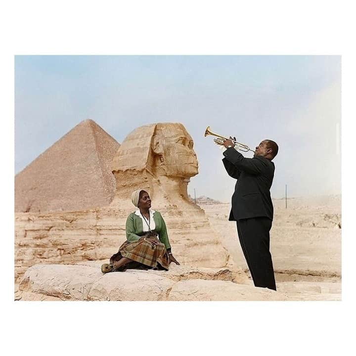 マッタのインスタグラム：「The wonders of the world...⁠ Louis and Lucille Armstrong in Egypt 1961 ⁠💛⁠ Image from @steffan」