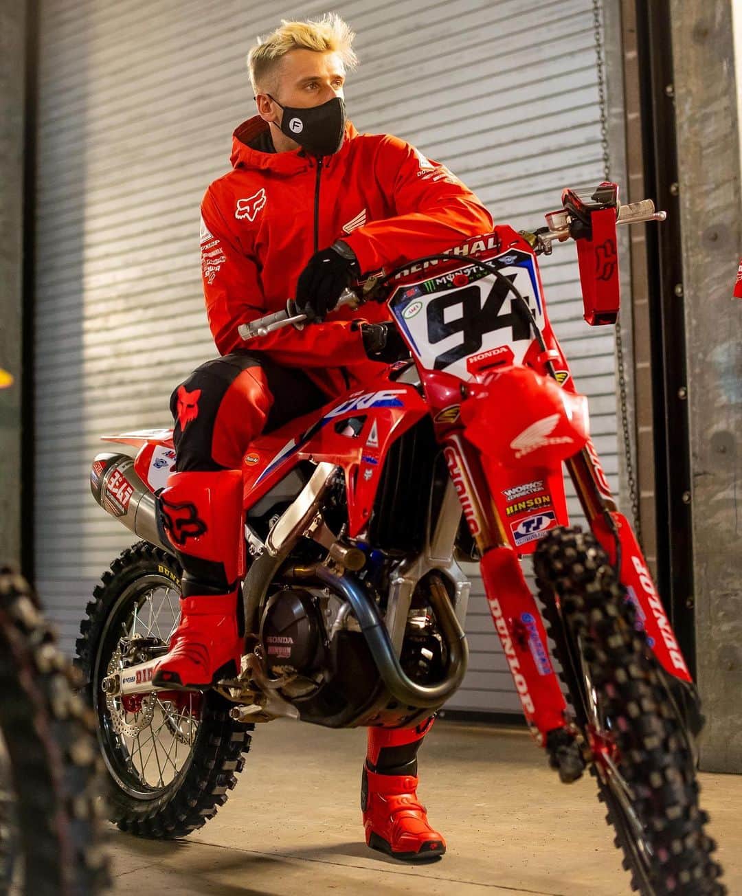 ケン・ロックゼンのインスタグラム：「What a great way to start of the 2021 season. Finished the night with a solid 2nd place after a good battle with Justin. Looking to continue a good attitude through out the whole season and enjoy the process. Thank you team @honda_racing_us for an incredible crew. Looking forward to Tuesday 🤙🏽 📸 @align.with.us」