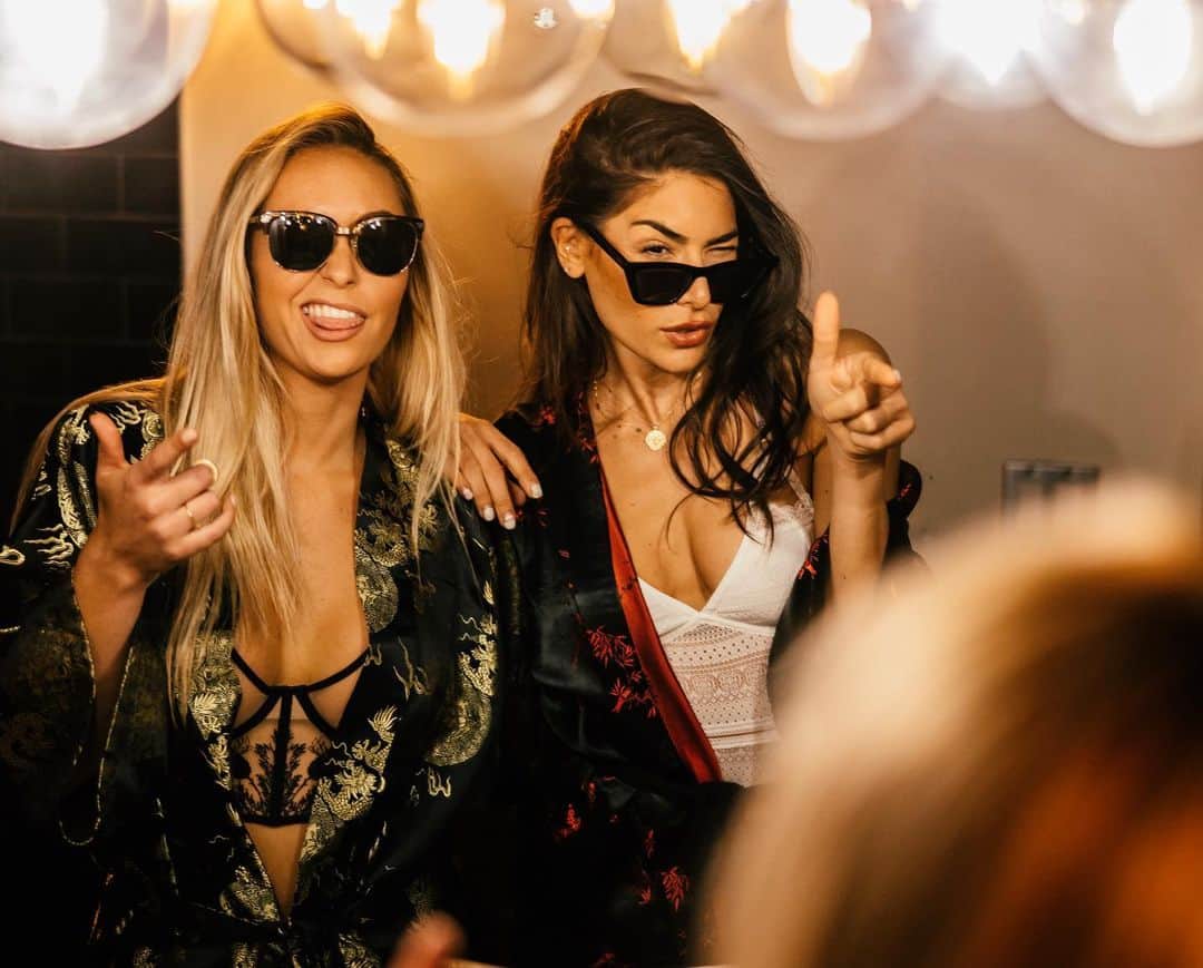 Sydney A Malerのインスタグラム：「Just a couple of cool cats 😎😂  . Have a beautiful Sunday! ❤️」