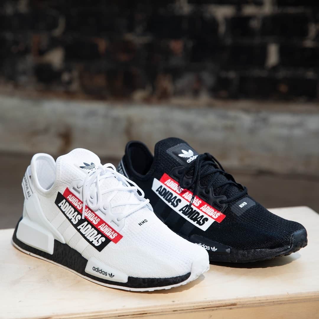 Foot Lockerのインスタグラム：「OPTIONS ⚫ ⚪ Go Bold in the #adidas NMD R1.V2!」