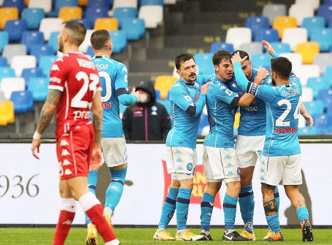 アンドレア・ペターニャさんのインスタグラム写真 - (アンドレア・ペターニャInstagram)「Grande vittoria 💙 Dare tutto per questa maglia e questo gruppo è un onore.  Ora concentrati sulla sfida di mercoledì! #bulldozer」1月18日 3時07分 - andreapetagna