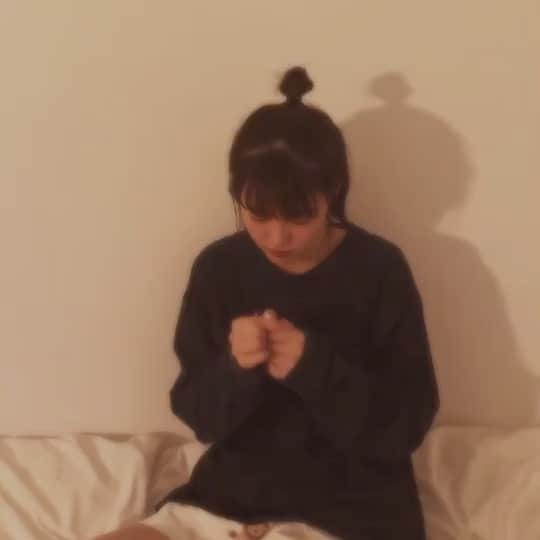 志田彩良のインスタグラム：「吹き加減が難しい🤔🎈」
