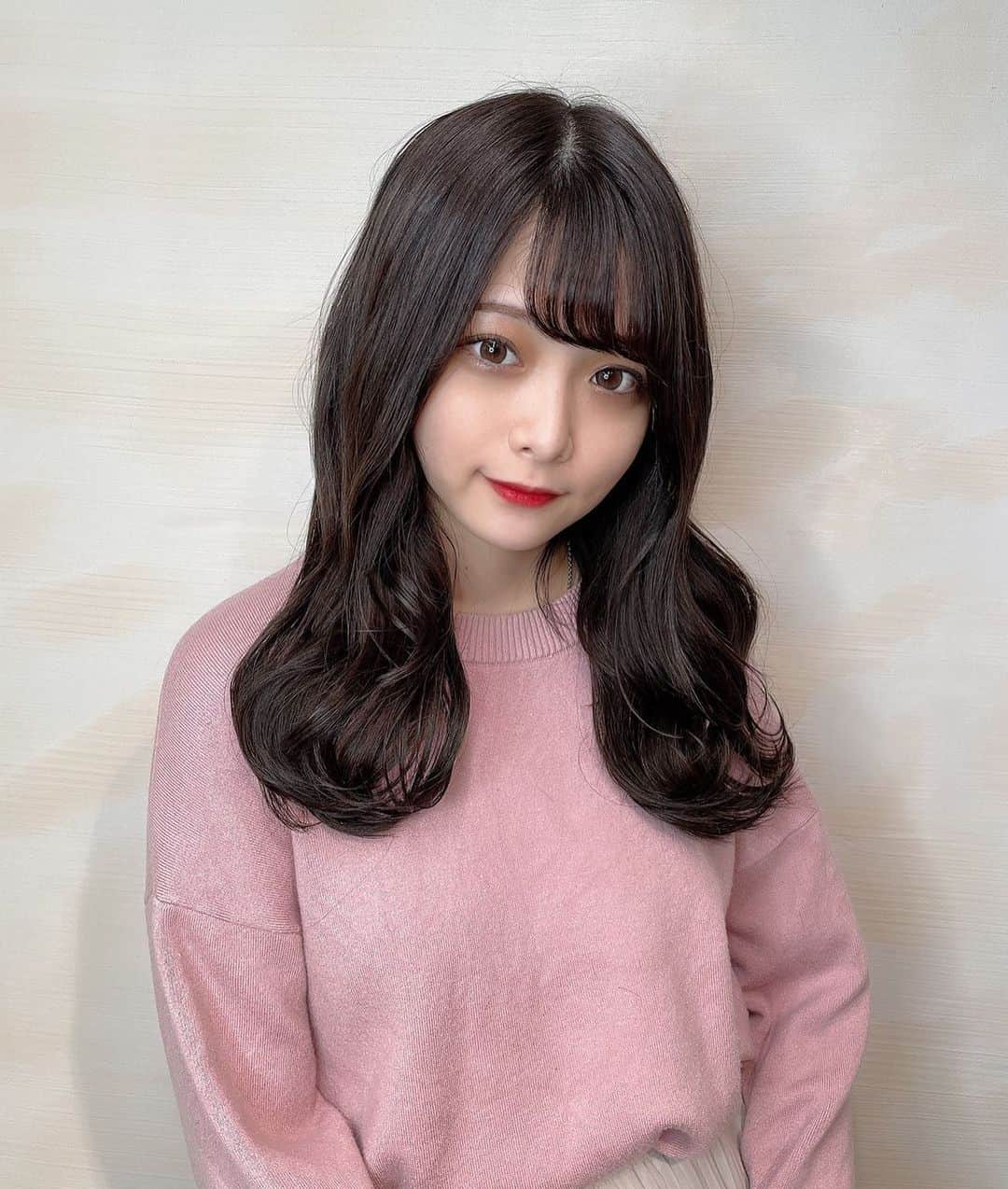 本間寛人さんのインスタグラム写真 - (本間寛人Instagram)「かほちゃん✨ @kaho_smd  エクステ86枚でボブからも馴染みます💇‍♀️ #カット #ロア #ロアエクステジョーカー #ジョーカー #ロアエクステジョーカーグラデーション #グラデーションエクステ　#ankhcross #loa #loaexte #JOKER #表参道 #原宿 #吉祥寺 #イルミナカラー #ヘアカラー #カット #ヘアアレンジ #サロン #サロンモデル #美容師  #美容室 #グラデーションカラー #シールエクステ」1月17日 18時28分 - mahon2525