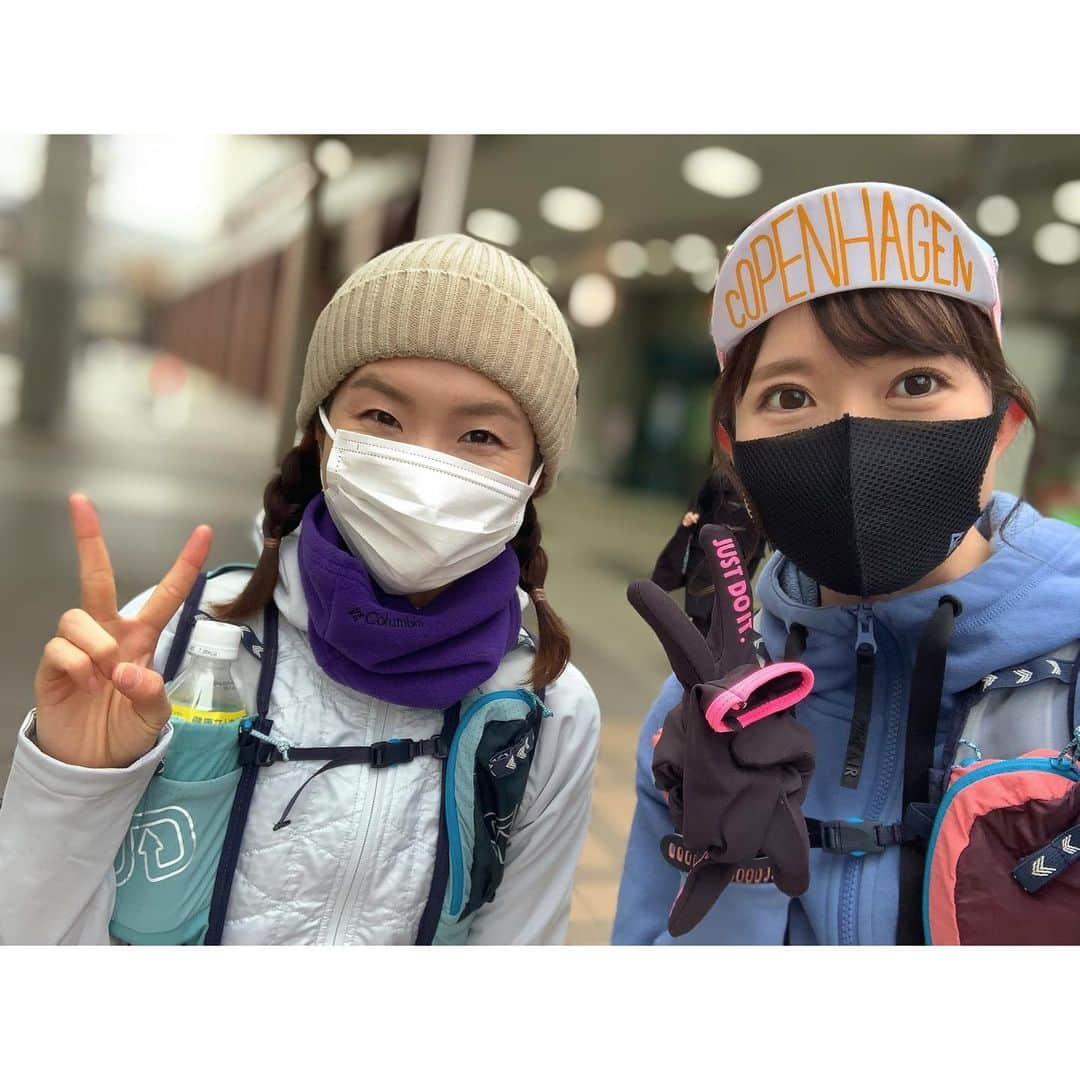 長谷川朋加のインスタグラム：「♡  ✎५⋆*{ 肌を突き刺す風も心地よく } ୨୧ -------------------------------- ୨୧  𝕙𝕒𝕡𝕡𝕪 𝕤𝕞𝕚𝕝𝕖ᙏ̤̫͚♡ 写真はいつかのあこぴ！はよ会いたい！  立ち止まると風がとっても寒いけど 走ると心地よく感じる風。 同じ風でも感じ方が変わるんだよね☺︎ 何事も自分次第だな〜と改めて思った 寒い1日でした(•̀ᴗ•́)و  ＊  冬はあったかーい湯船に浸かるのが 至福の時なんだけど、 お風呂が大好きすぎて水になるまで 浸かっちゃうから結果寒い(☞ ͡° ͜ʖ ͡°)☞ これお風呂好きあるあるだと思う！笑 今宵も長風呂いえい(☞ ͡° ͜ʖ ͡°)☞  ୨୧ -------------------------------- ୨୧ #やりたい事は全部やる #全力前向き前のめり #走るの大好き」