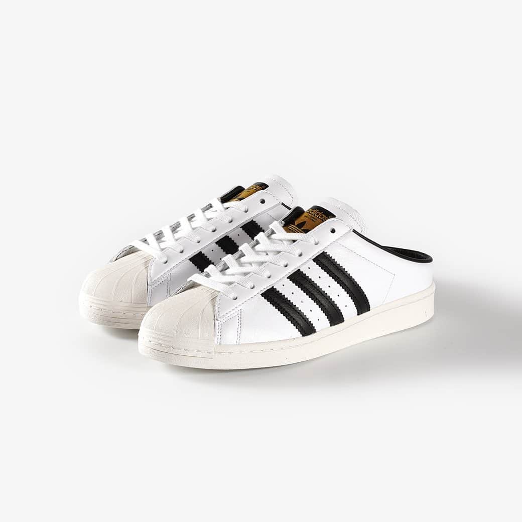 KICKS LAB. [ Tokyo/Japan ]のインスタグラム：「adidas l "SUPERSTAR MULE" Ftwr White/Core Black/Gold Metallic l Available in Store and Online Store. #KICKSLAB #キックスラボ」